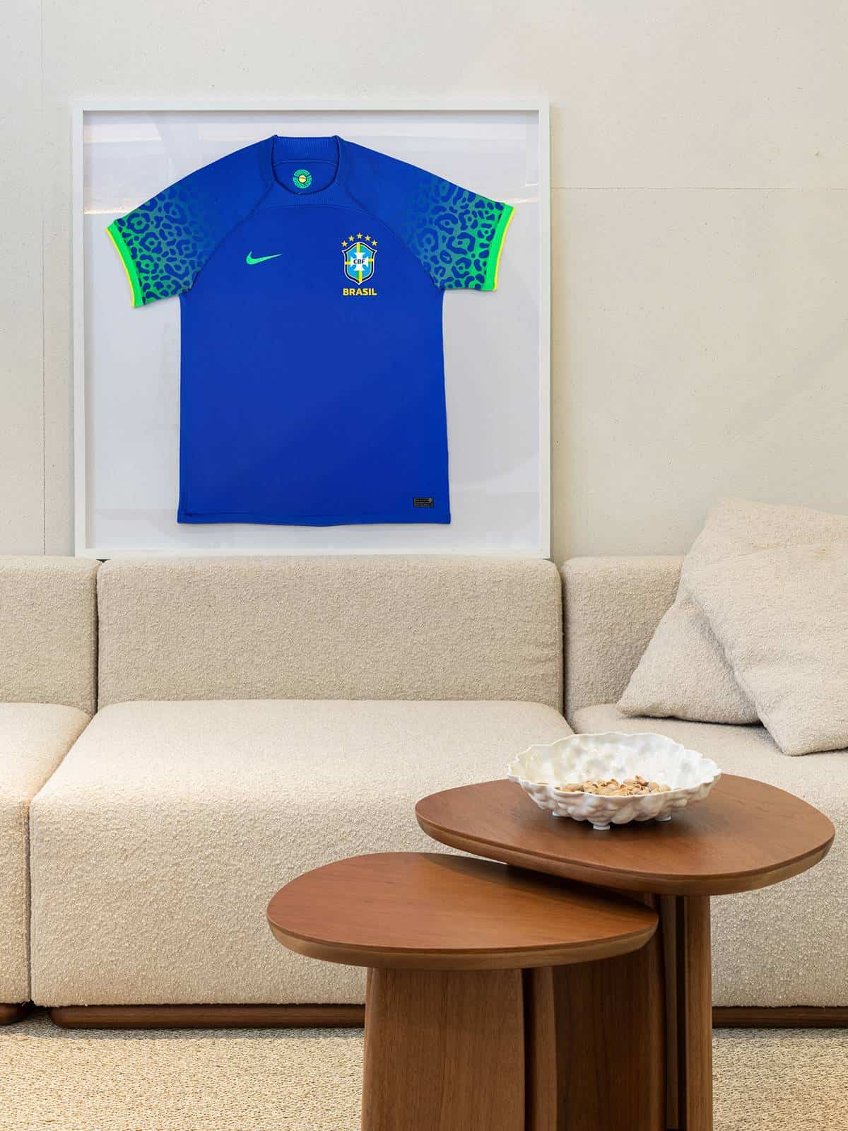 Camisa esportiva em moldura caixa